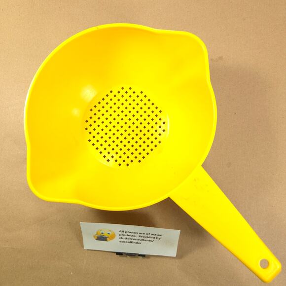 Vintage Tupperware Bundle #1288 Mix-N-Store Pitcher #1200 Strainer Yellow - Picture 7 of 9